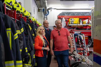 Nicole Walter-Mundt und Danny Eichelbaum bei der Feuerwehr Gro�beeren